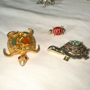 3 Vtg Turtle Brooches